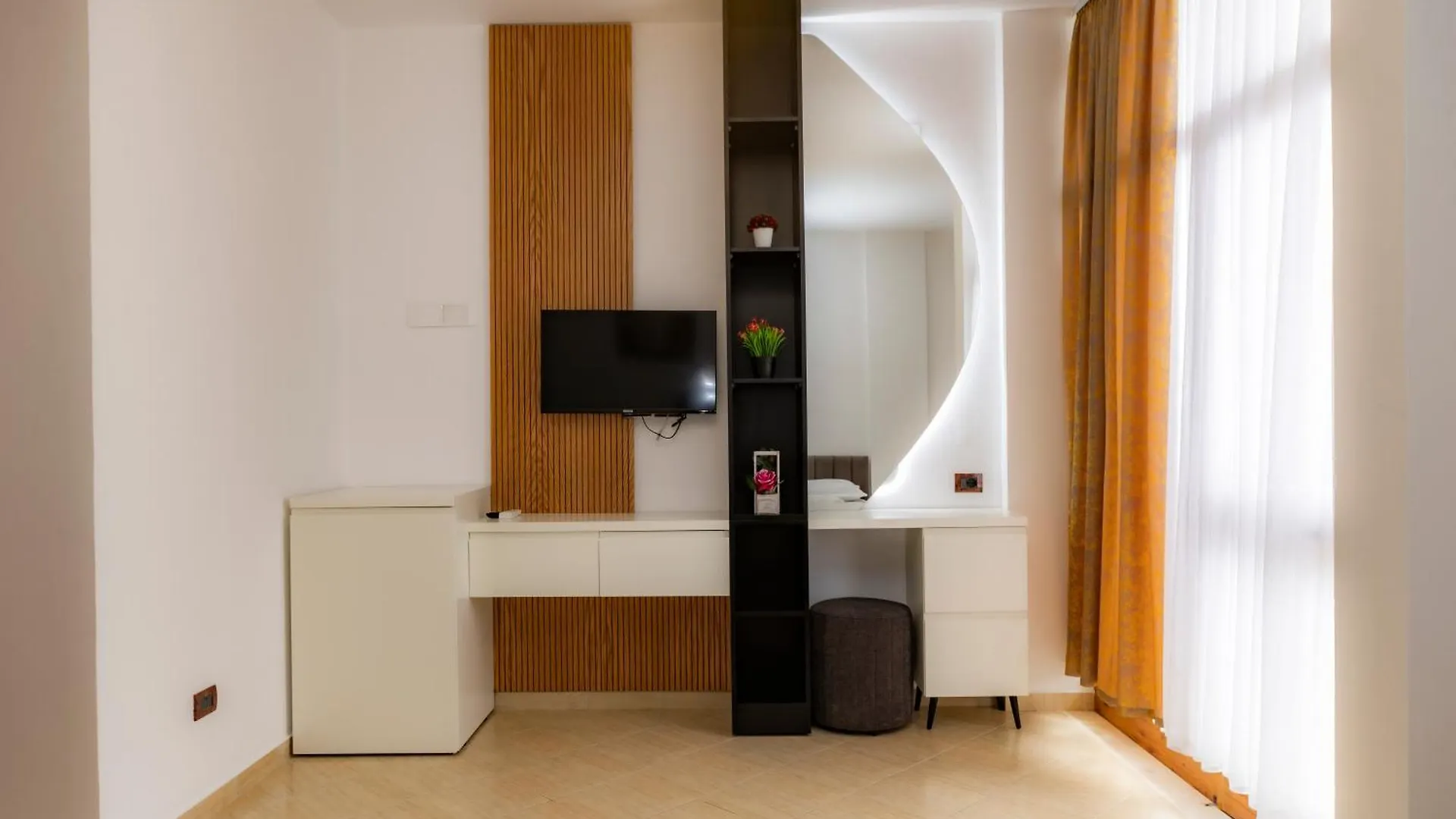 Eden Hotel Shëngjin